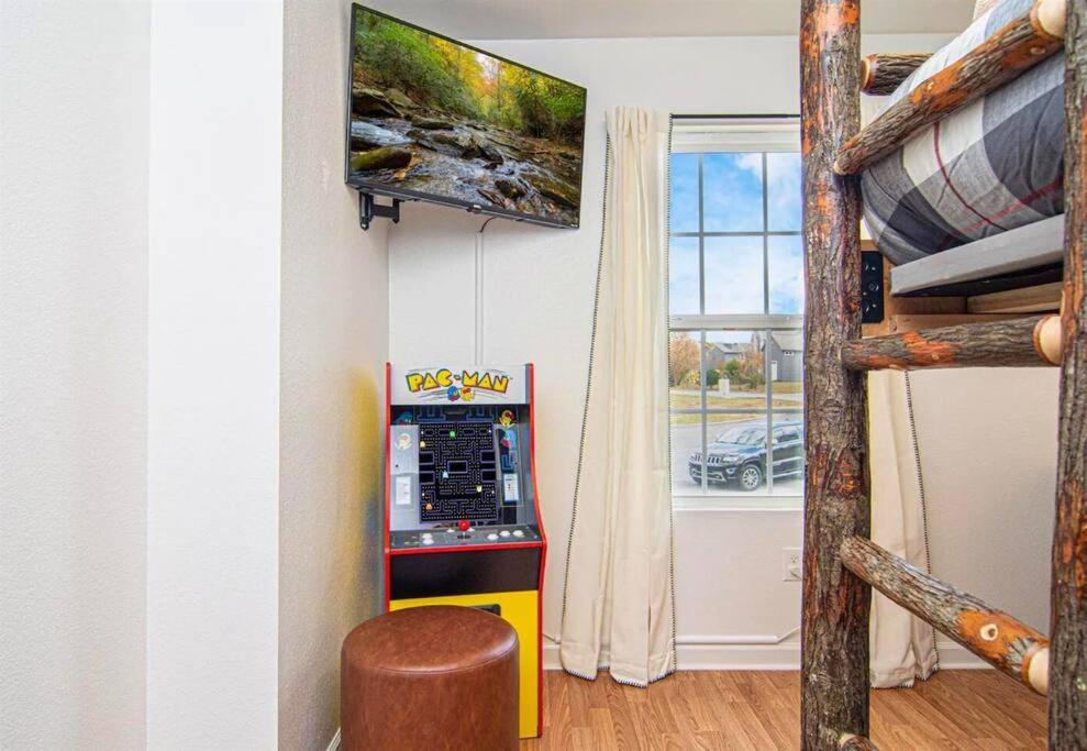 Willow Trace: Family Retreat, Hot Tub, Gaming! 鸽子谷 外观 照片